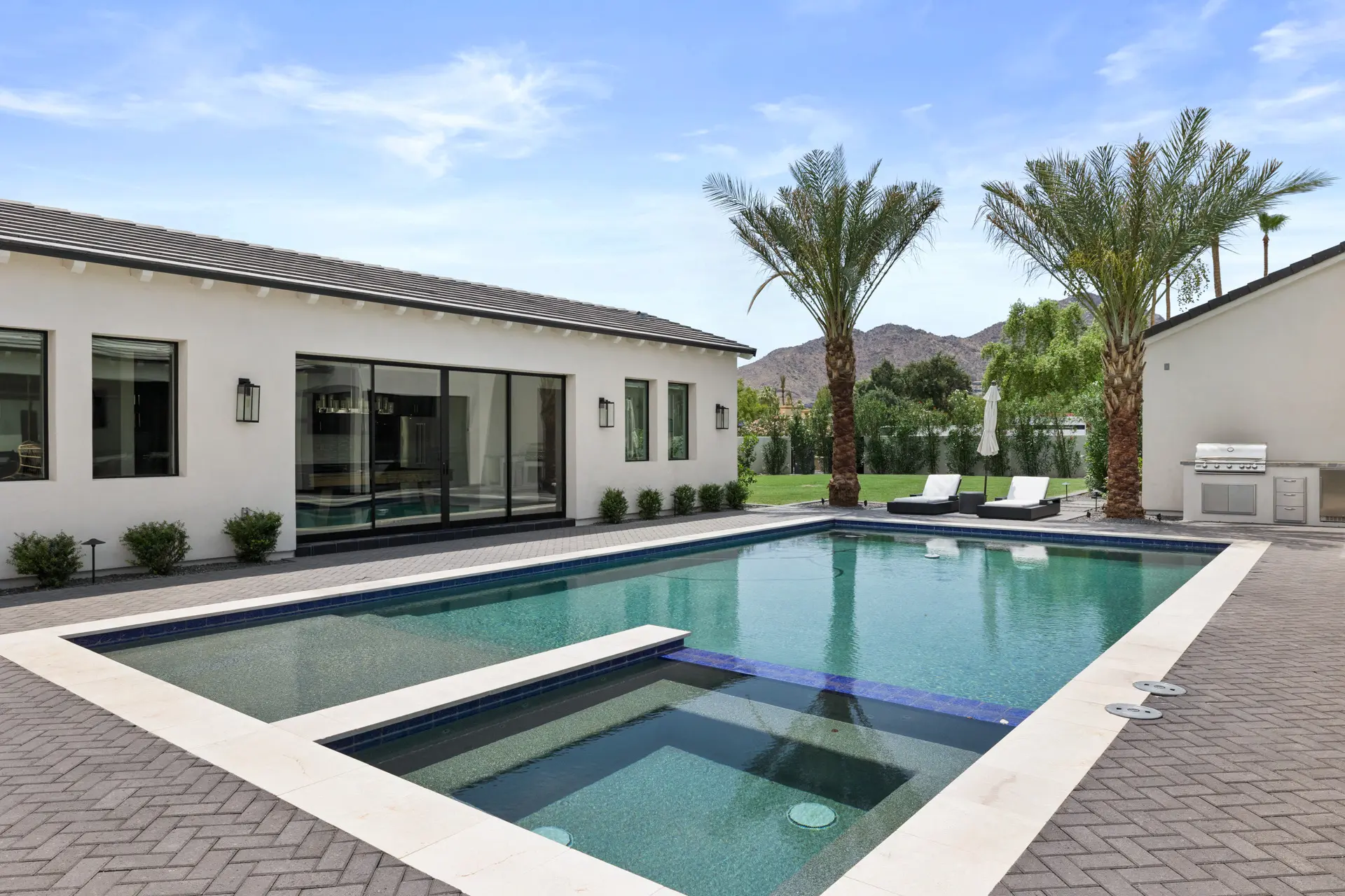 New Construction vs. Resale in Paradise Valley: Which Is Right for You?